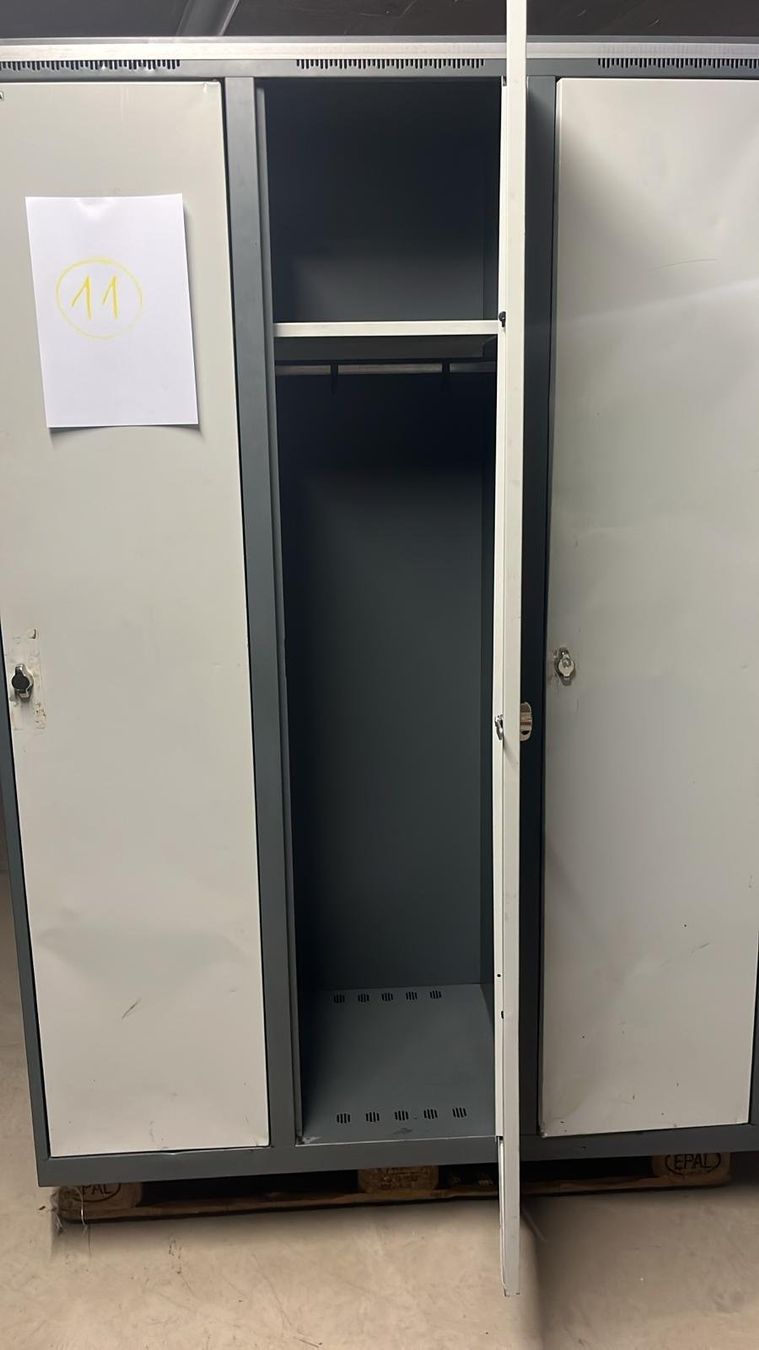 Lista Guardaroba: Lista Graderobenschrank, Spind 3fach – Usato da Berlingen venduto da mar_j9wt 2