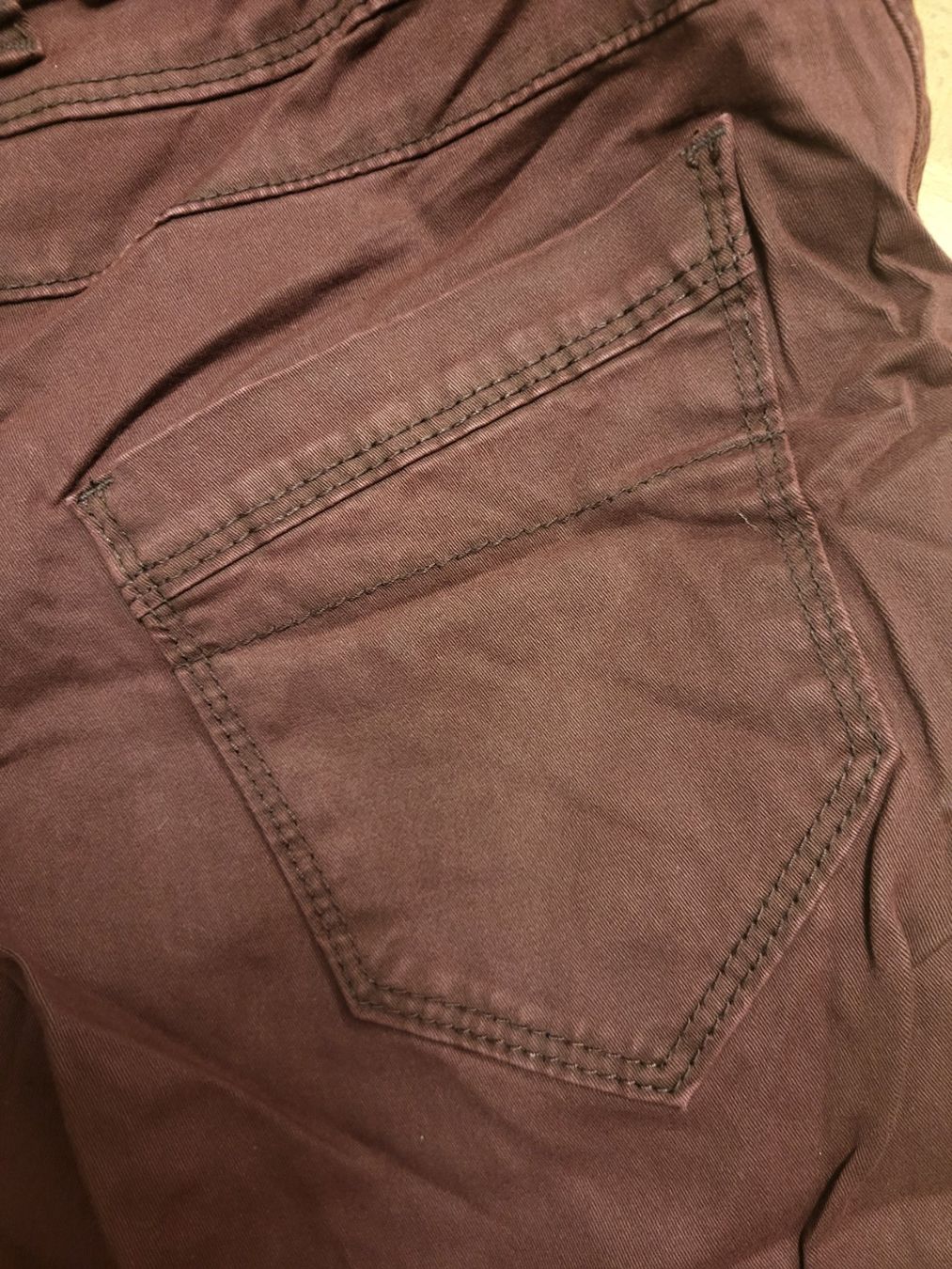 Cecil Hosen: CECIL Hose,Neu,W29/L32(Gr.38/40)Bordeauxrot 9.90 statt 89.90 – Neu und originalverpackt aus Avenches von FashionFactoryOutlet 2