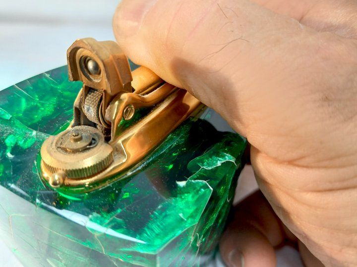 Feuerzeuge: Briquet de table Vintage, années 60 – Gebraucht aus Ponts-de-Martel von Henri-Louis 6