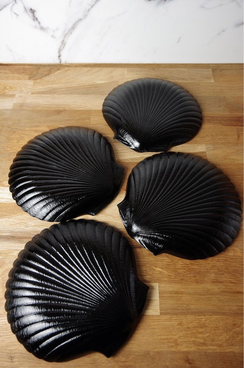 Services de table: Vintage Arcoroc Black Glass Shell Dishes – D'occasion à Zürich par Zurich_TimeCapsule 1