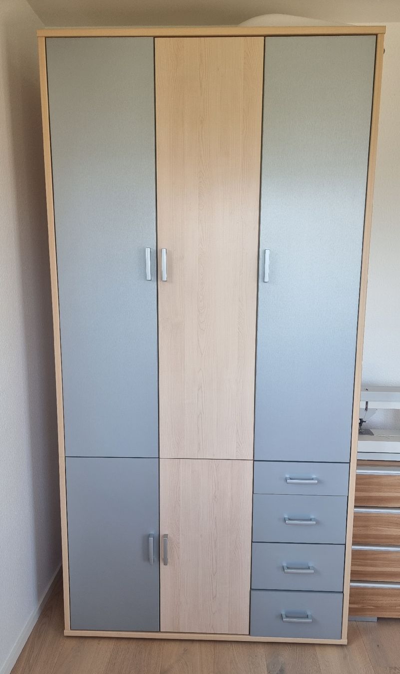 Armadi: Kleiderschrank  – Usato da Bottighofen venduto da buzz02