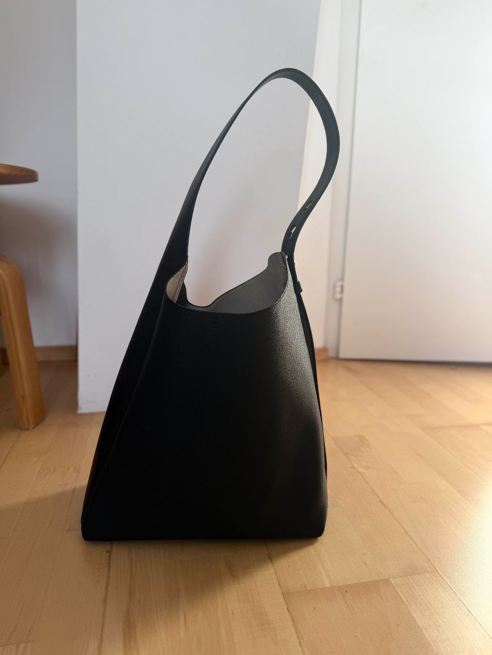Tory Burch Borse da donna: Tory Burch Romy Hobo Tasche schwarz – Nuovo (secondo la descrizione) da Frauenfeld venduto da Scleo