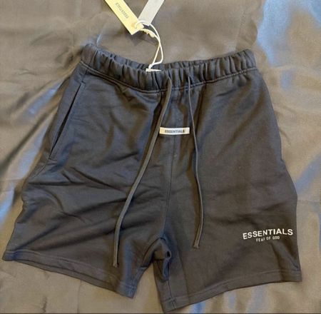 Shorts Essentials mit Etikett Schwarz Grösse M