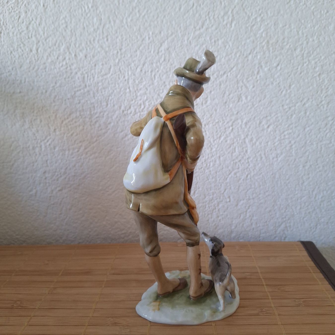 Statuette: Alka, Porzellan Figur, Jäger – Usato da Winterthur venduto da ric_rl7n 3