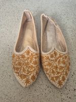 Ballerinas Damenschuhe bestickt Grösse 38 gebraucht