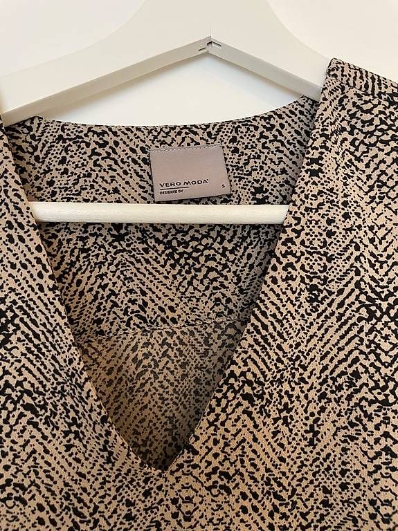 Vestiti: Kleid mit langen Ärmeln – Usato da Düdingen venduto da RiBruger 2