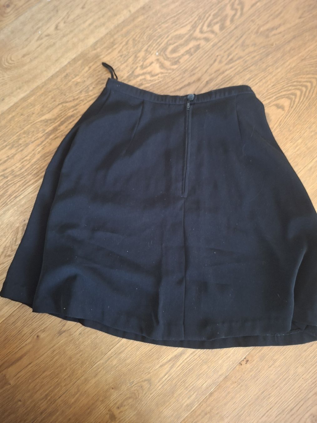 Jupes: Jupe noire taille 36 comme neuf – Neuf (Voir description) à Cheseaux-Noréaz par schinsan 2