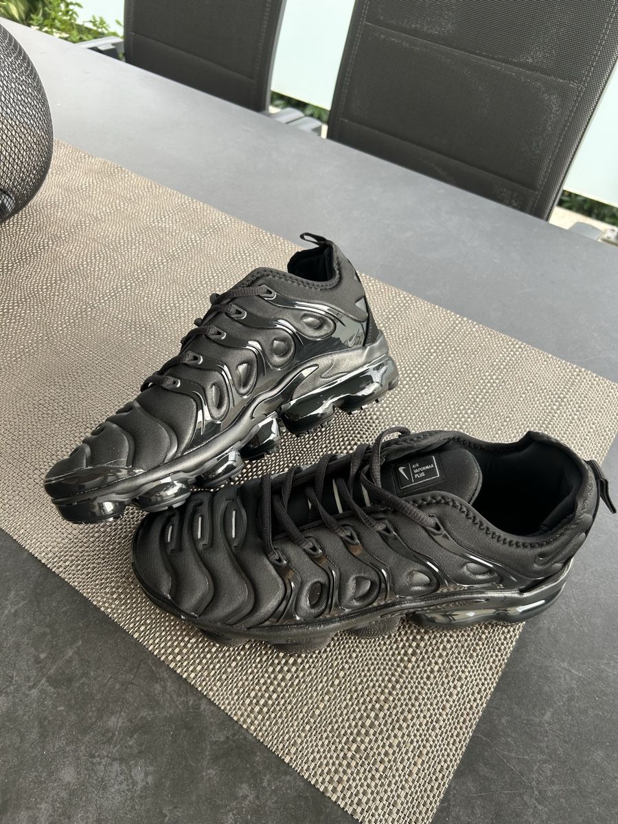 Nike Herrenschuhe: Nike Air VaporMax Plus Triple Black  – Neu (gemäss Beschreibung) aus Aarberg von tim_l9l9