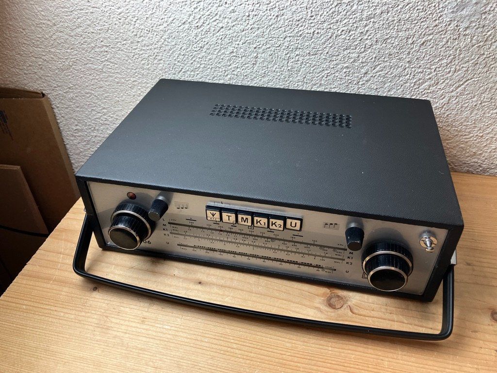 Biennophone Radio: Biennophone Transistor Empfänger E-606 Armee / ZSO 1966 – Nuovo (secondo la descrizione) da Fislisbach venduto da Promo 3
