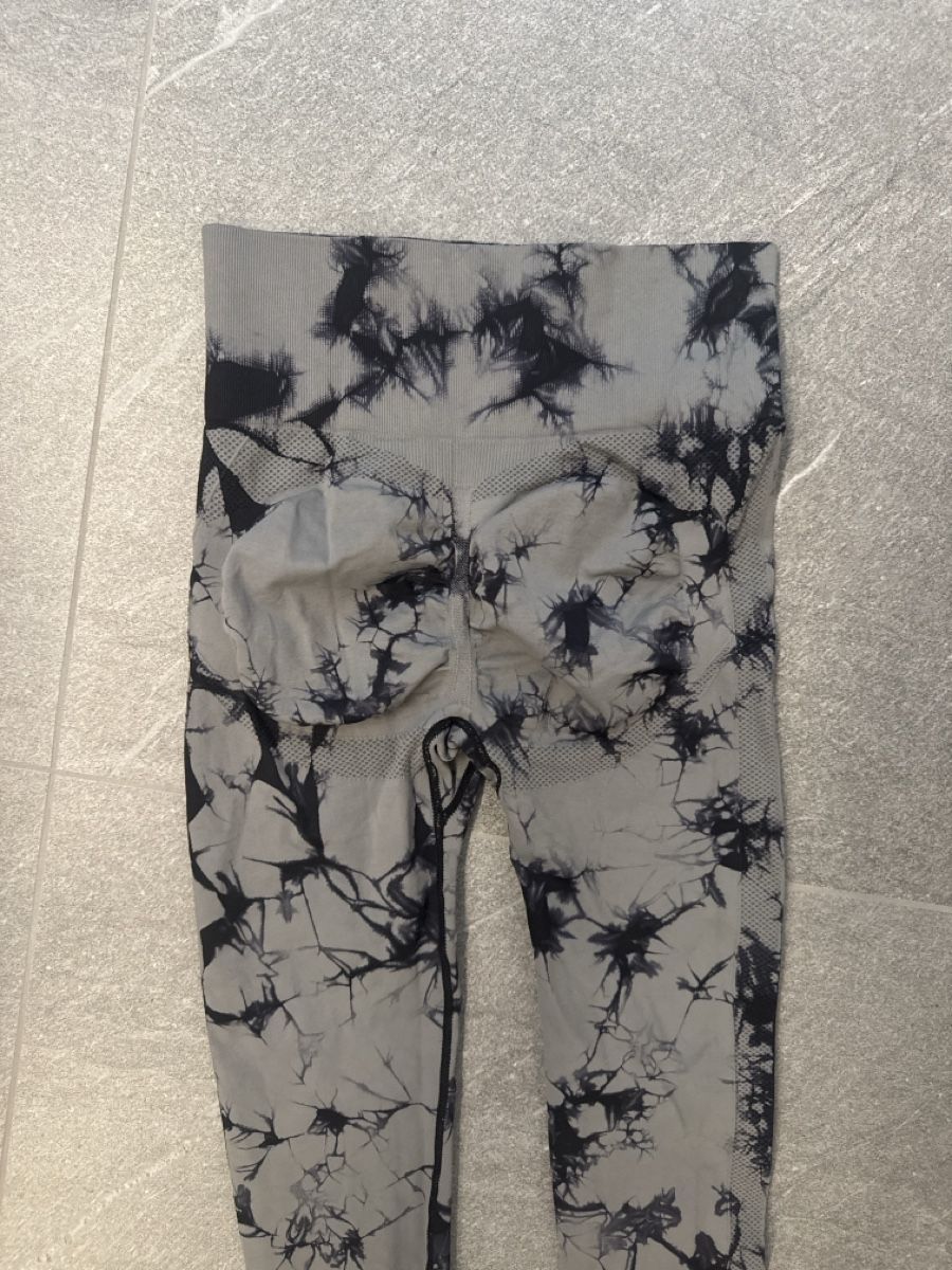 Leggings: Push up leggings size S  – Usato da Porza venduto da kaj_d5q7 1