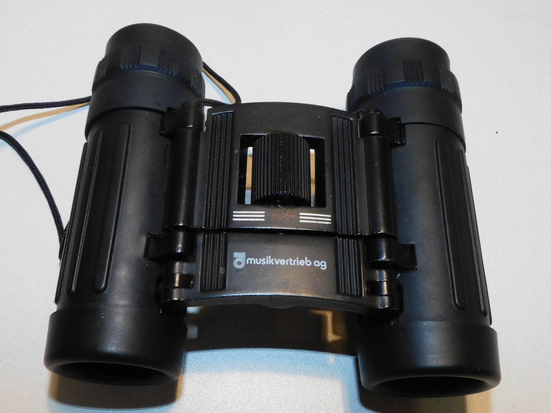 Binocoli: Feldstecker kleiner 8 x 21 Reisefeldstecher mit Case – Usato da Sursee venduto da 76