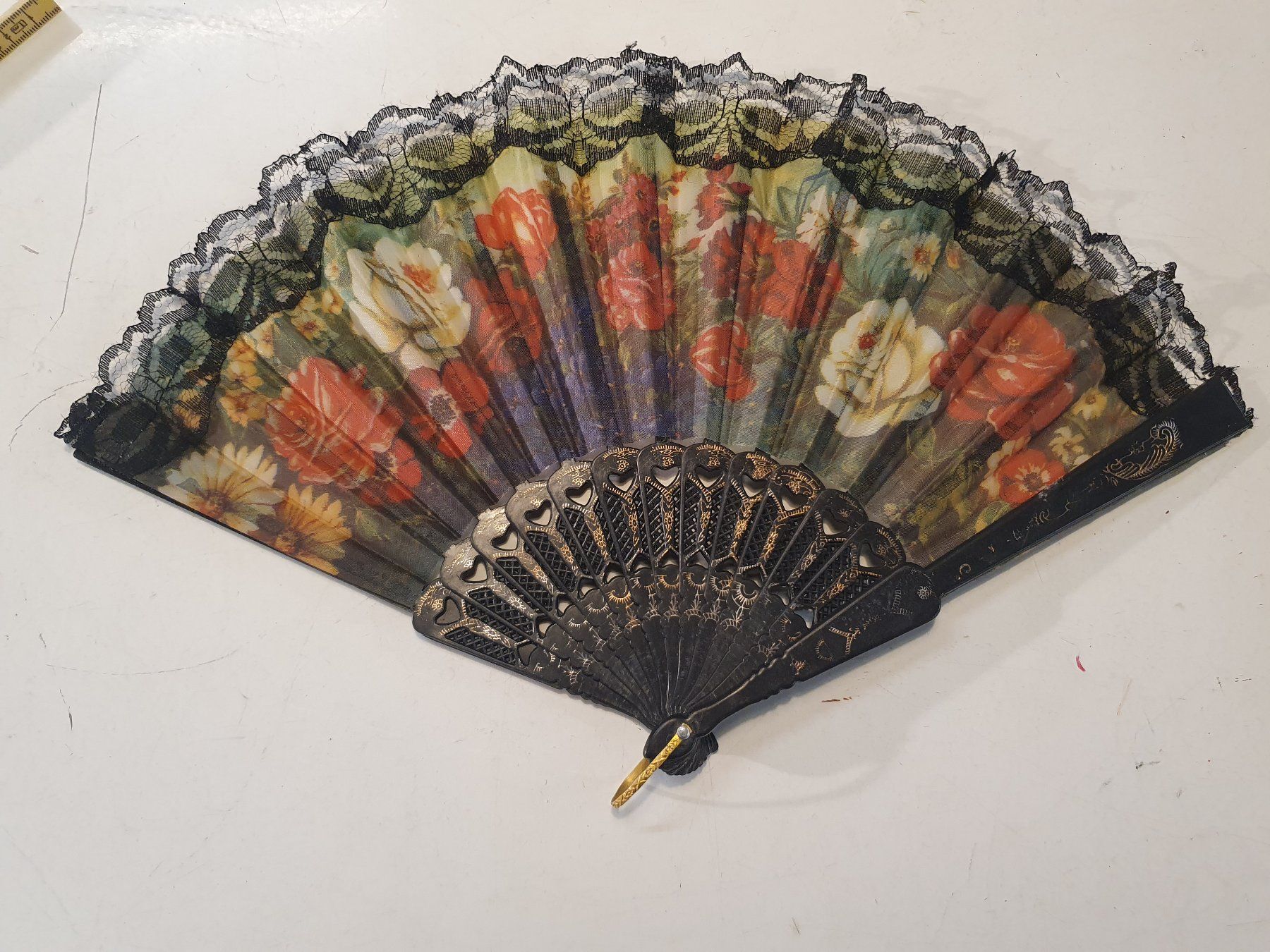 Alle Dekorationen: Flamencofächer Gebrauchsspuren – Gebraucht aus Zürich von loosebone