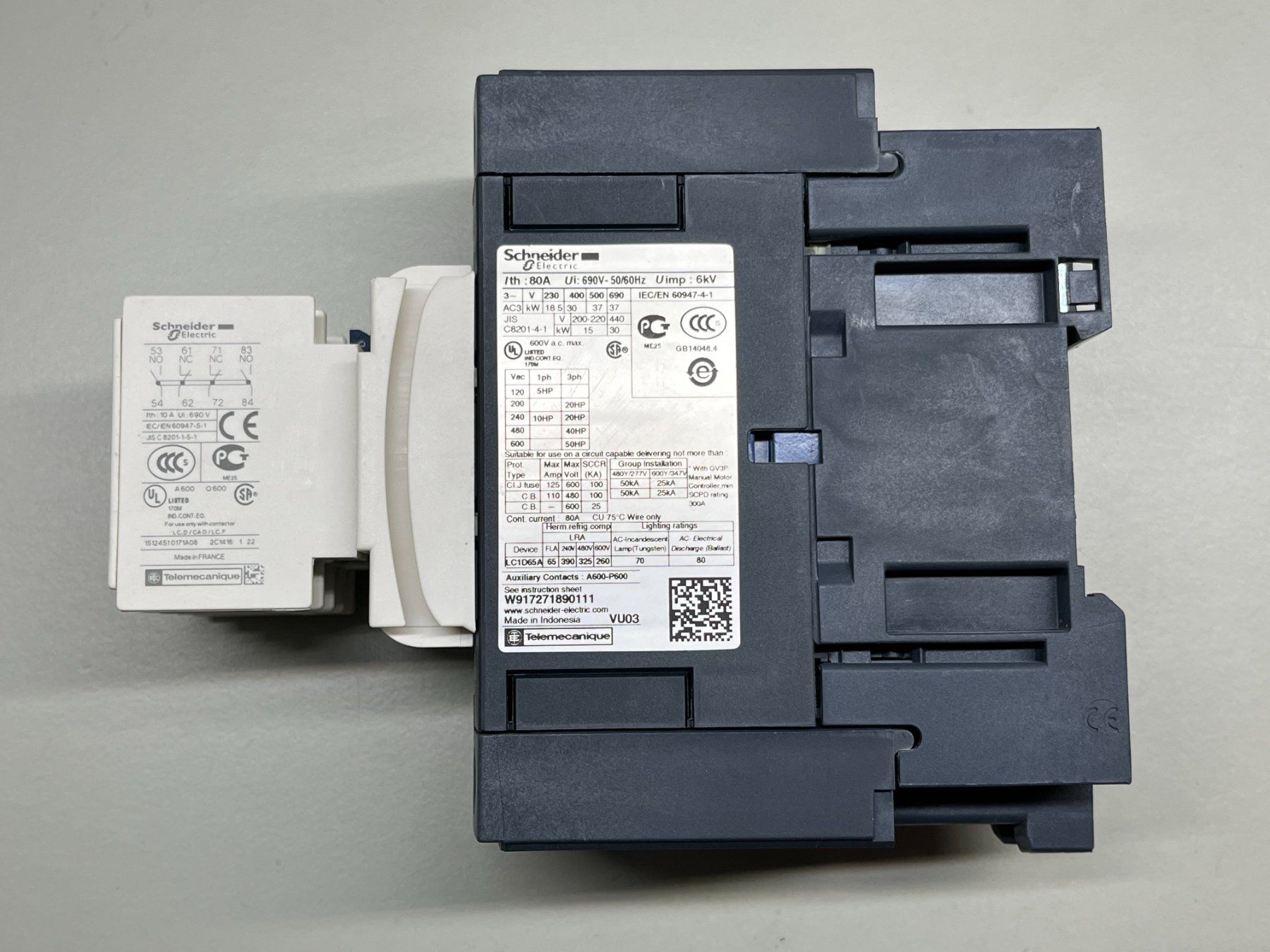 Schneider Composants électroniques: Schneider Leistungsschütz 80A 24VDC – D'occasion à Jenaz par Speedy350 2