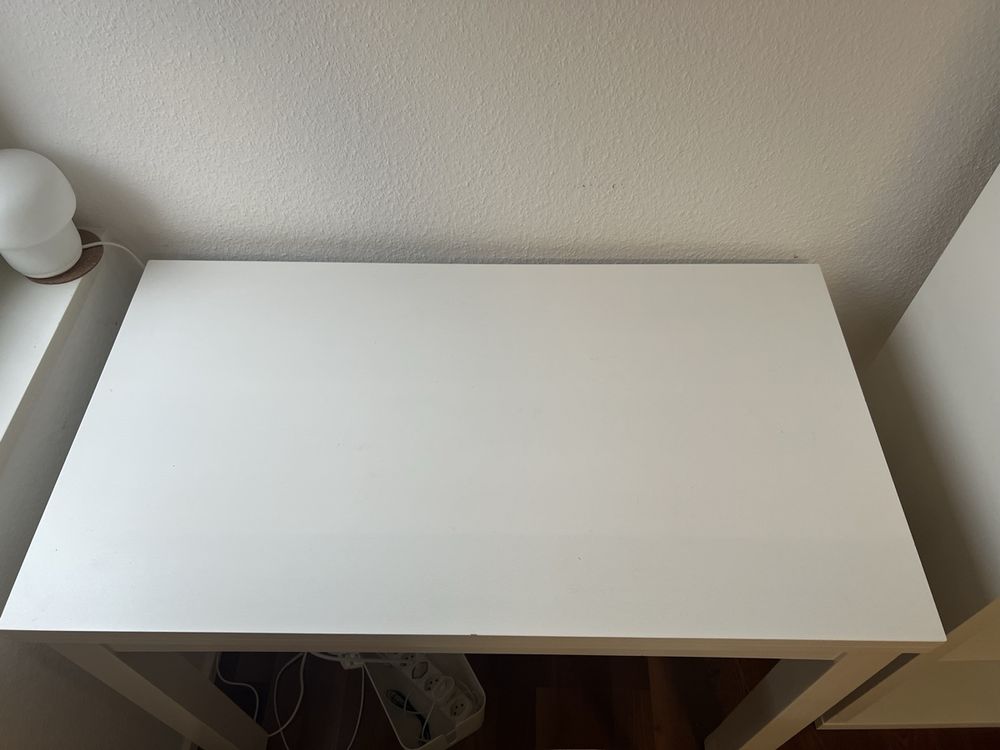 Tisch ausziehbar - weiss - Ikea - mit Defekt 1
