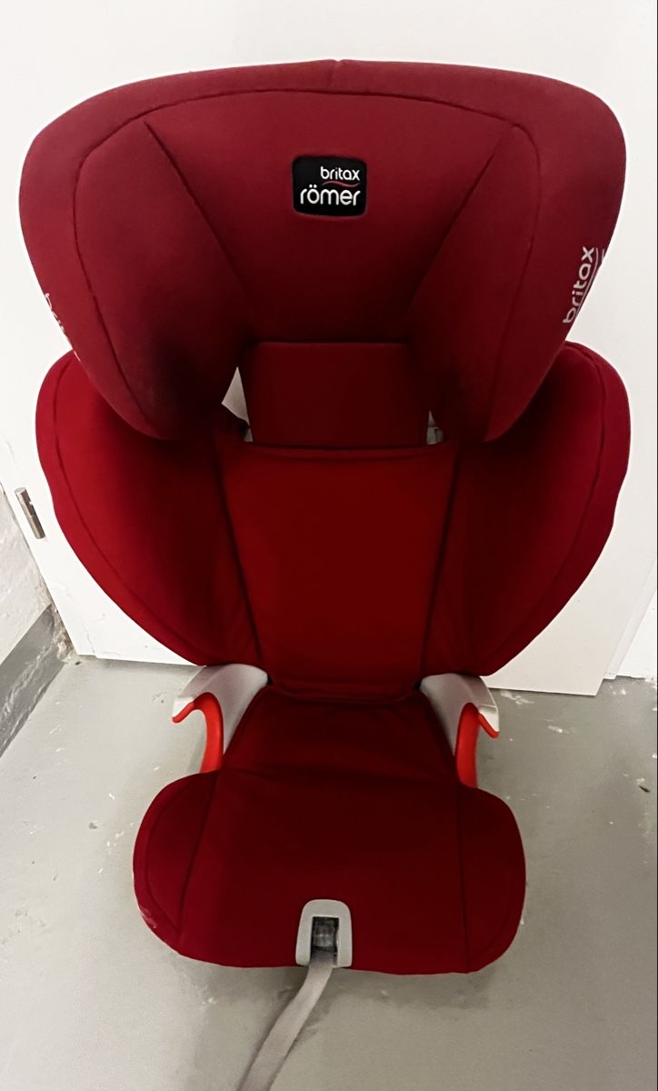 Seggiolini per auto: Römer Kidfix SL / 15-36 Kg – Usato da Winterthur venduto da Numero1