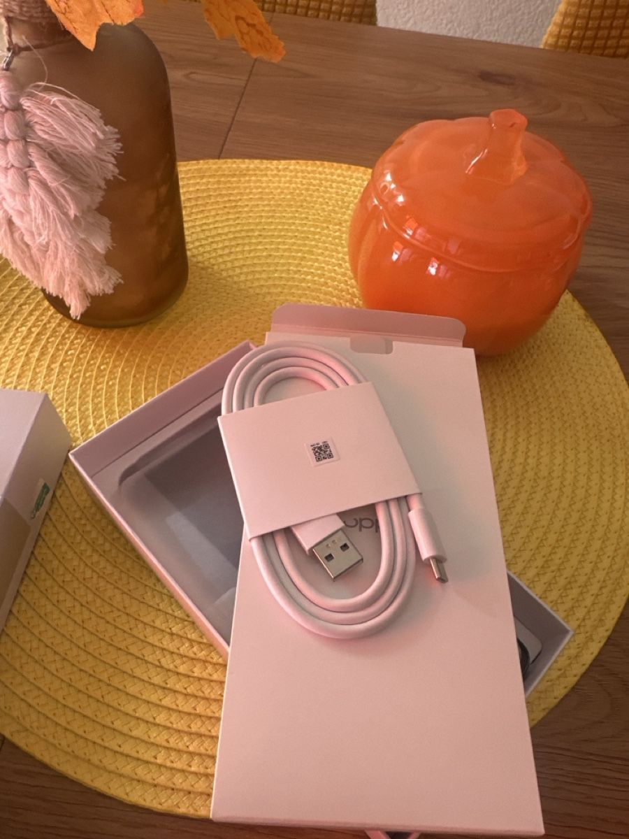 Oppo Telefoni cellulari / Smartphones: Oppo Reno 12 – Nuovo e nell'imballaggio originale da Yverdon-les-Bains venduto da Nat_2024 3