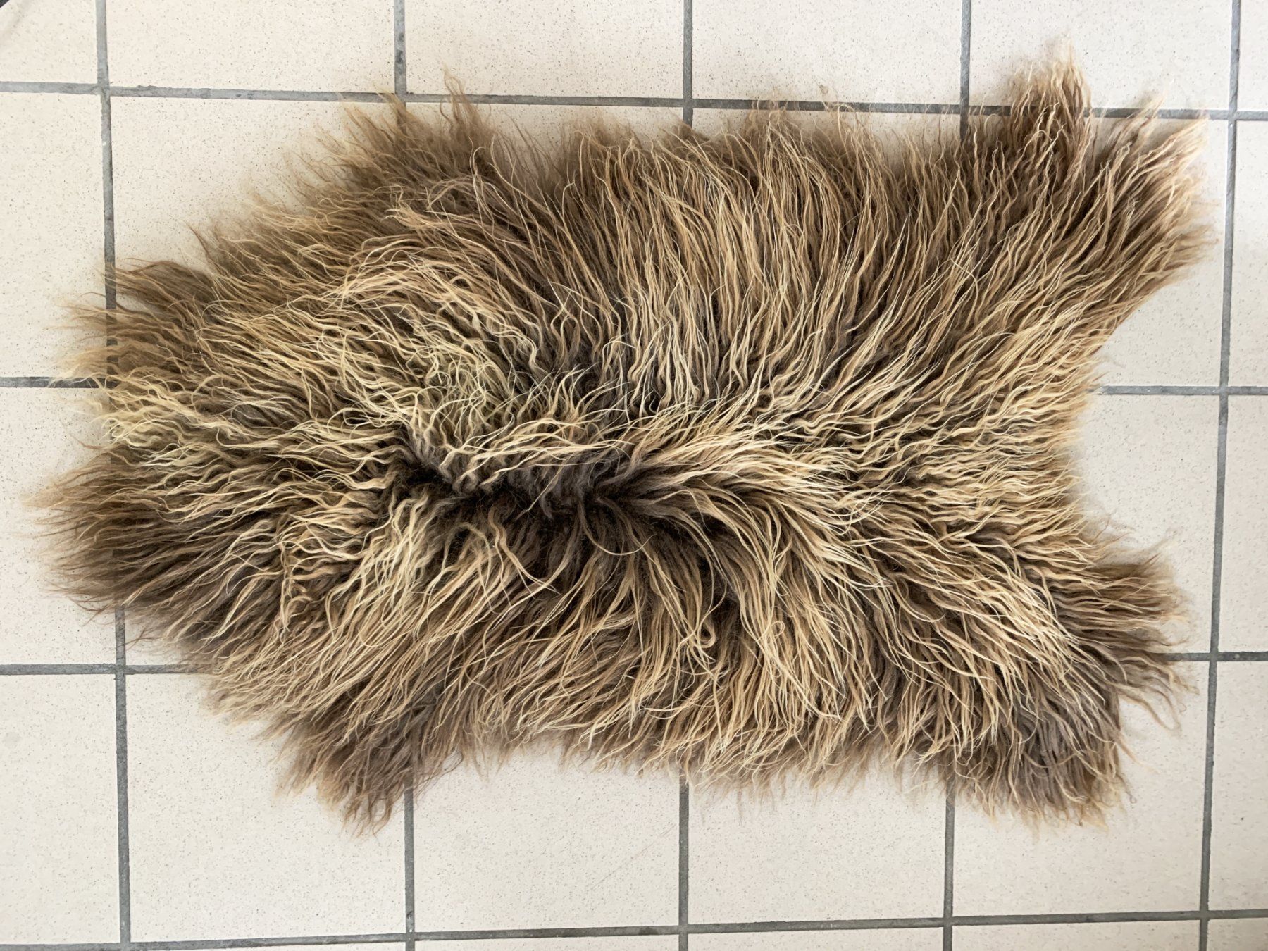 Tappeti: Island lammfell Teppich – Nuovo e nell'imballaggio originale da Arbedo venduto da patagonialeatherrugs 1