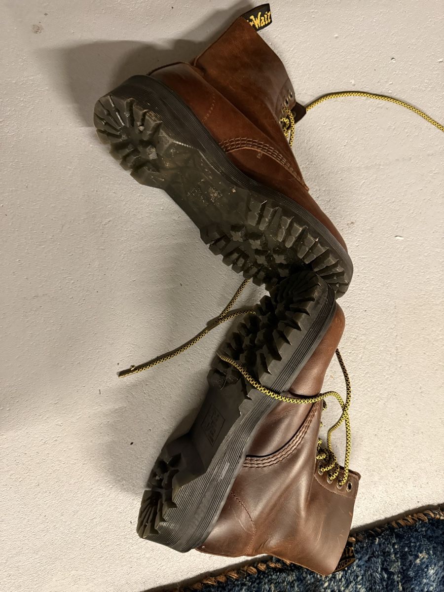 Dr. Martens Scarpe da donna: Dr. Martens Stiefel braun Grösse 39 gebraucht – Usato da Duggingen venduto da Enasus 1