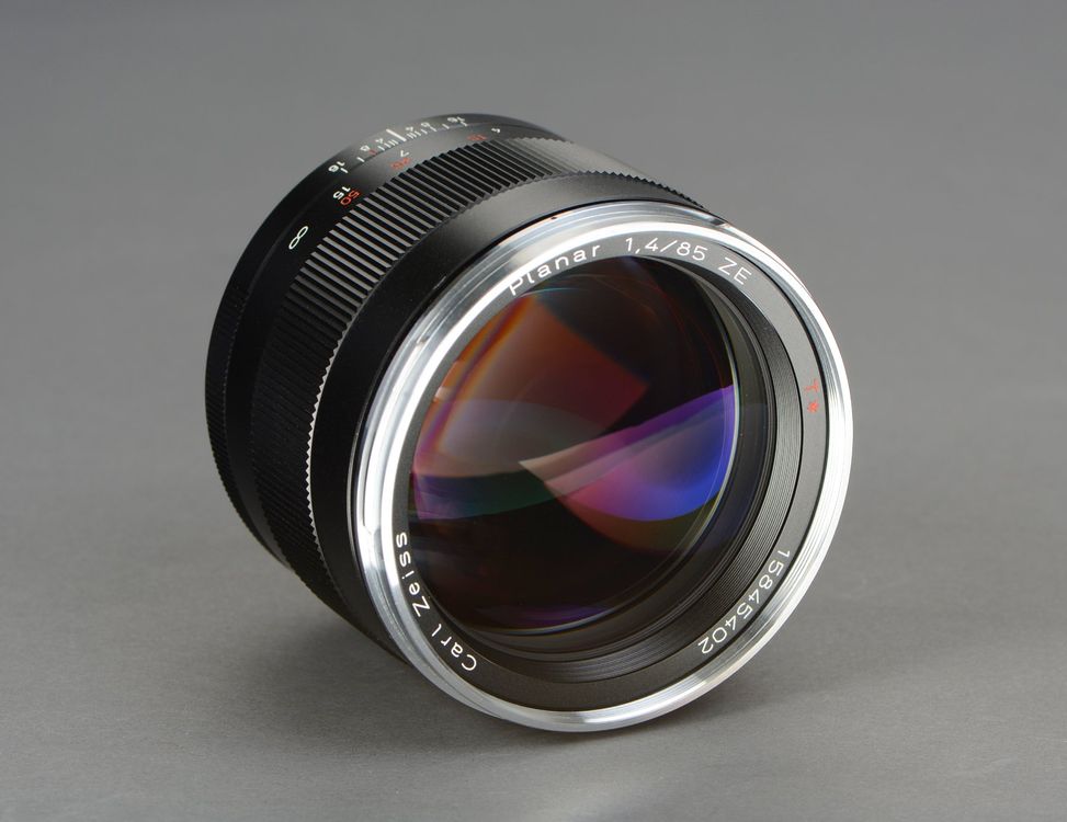Sony Carl Zeiss 85mm F1.4 ZA Planar T* A-mount lens info