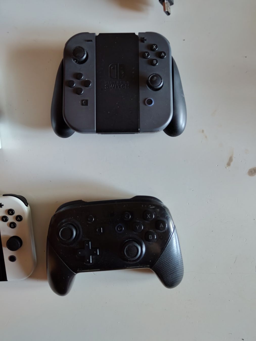 Nintendo Konsolen: Nintendo Switch Oled weiss mit Zubehör – Gebraucht aus Basel von OleThiele 3