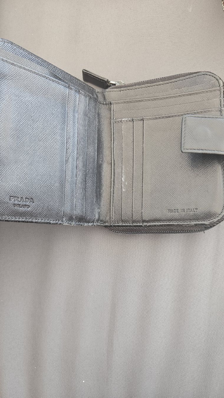 Prada Brieftaschen: Vintage Prada Wallet – Gebraucht aus Rickenbach b. Wil von nic_8ljr 2