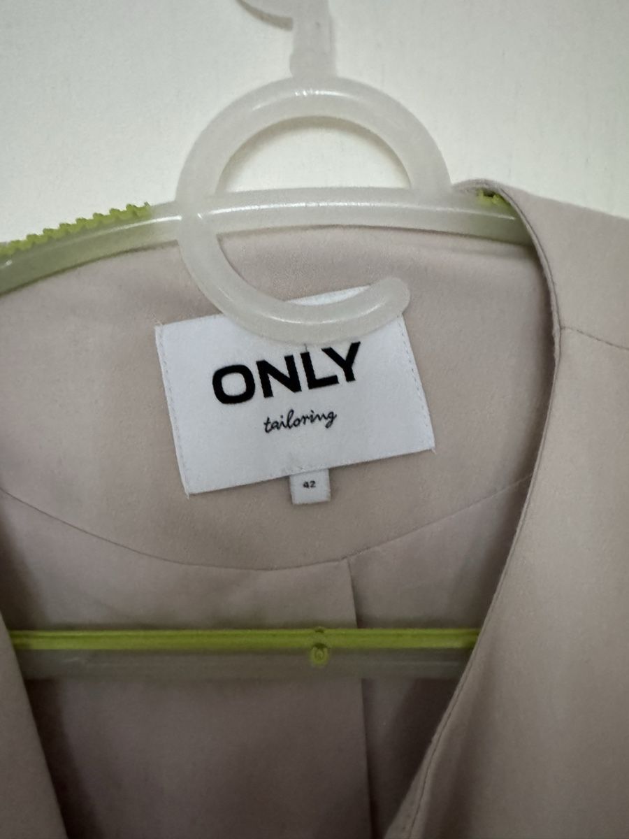 Only Giacche: Blazer Grösse 42 – Nuovo (secondo la descrizione) da Schübelbach venduto da Sambodscha 1