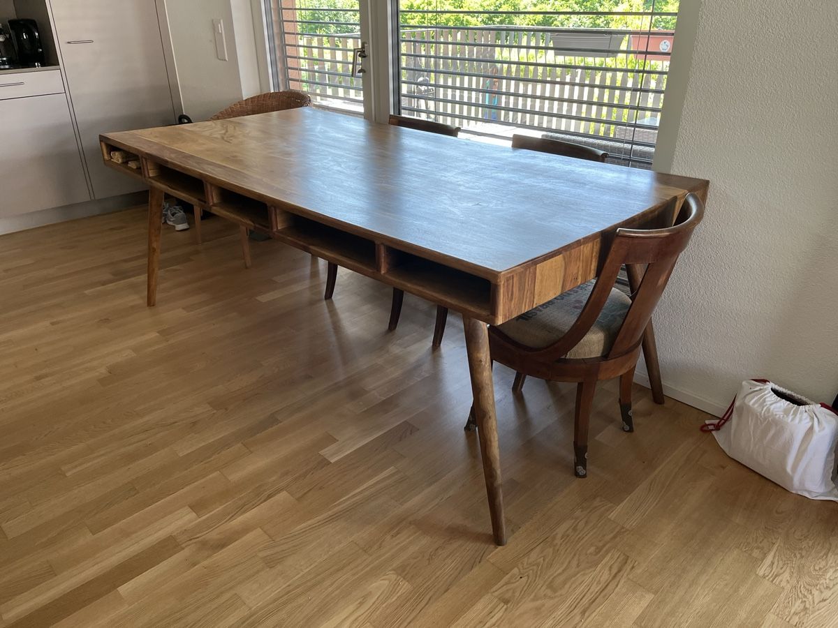 Tische: Retro style Tisch – Gebraucht aus Bad Zurzach von lesliepieter