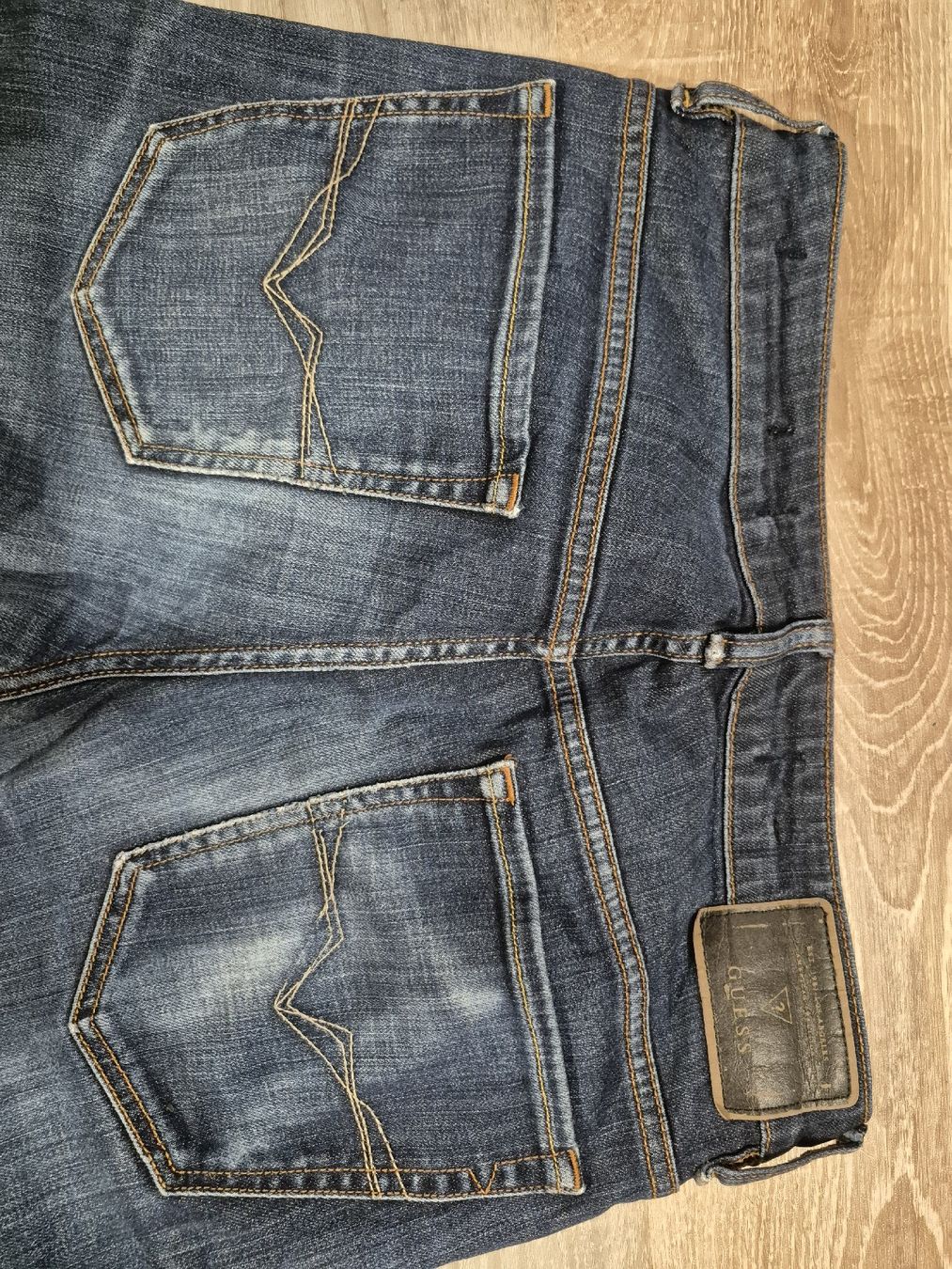 Guess Jeans: Guess Jeans – Usato da Winterthur venduto da Lumi11 5