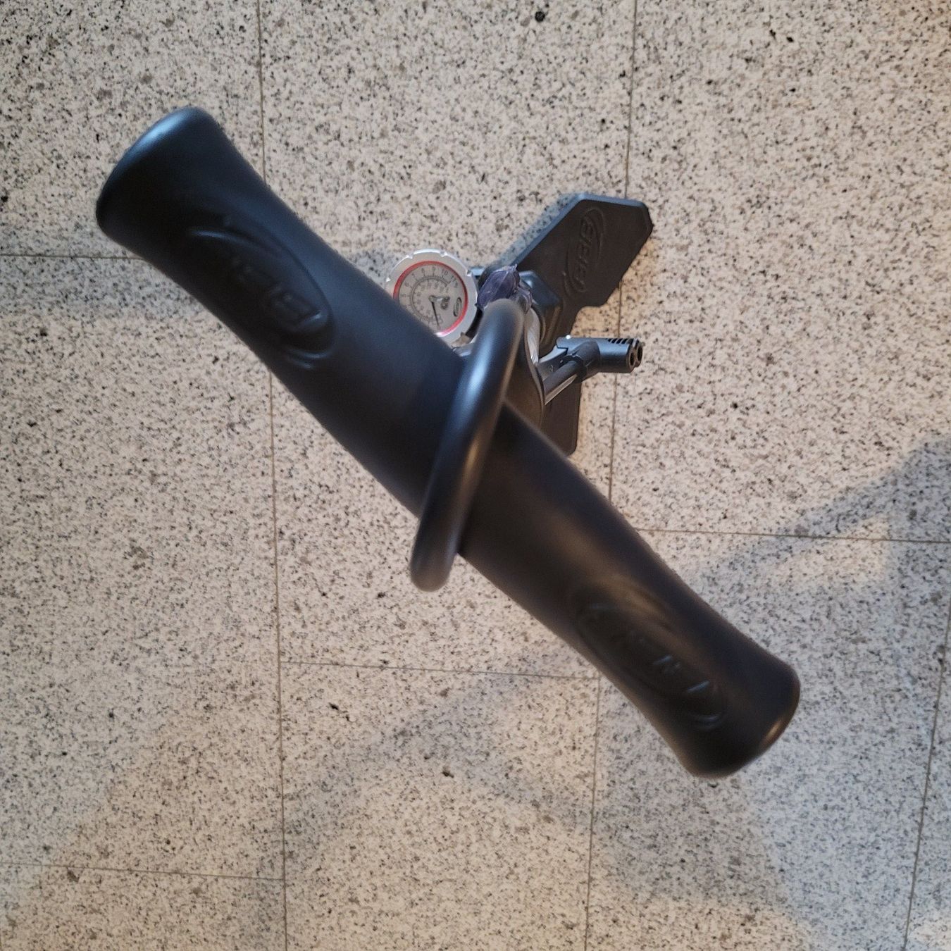 Pompe: BBB AIRBOOST Standpumpe mit Manometer - Neuwertig – Usato da Dörflingen venduto da tucson16 6