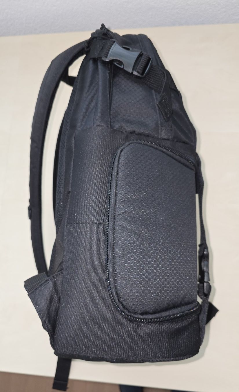 Lowepro Rucksäcke: Lowepro DSLR Video Pack 150 AW – Gebraucht aus Wängi von Iripet 1