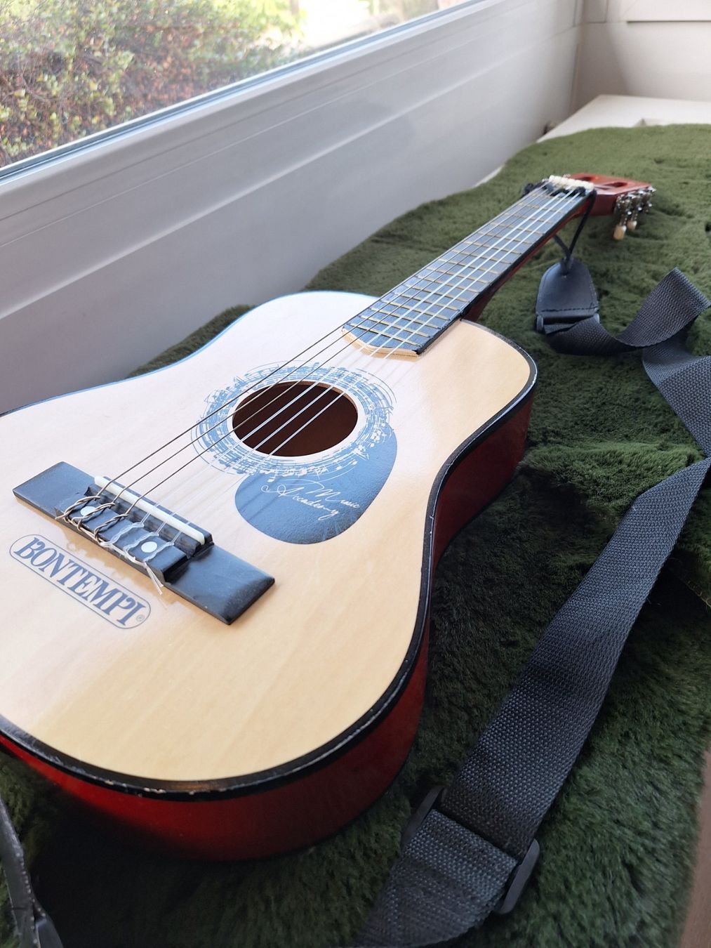 Giocattoli: Spielgitarre – Usato da Andelfingen venduto da Rihanna9 1