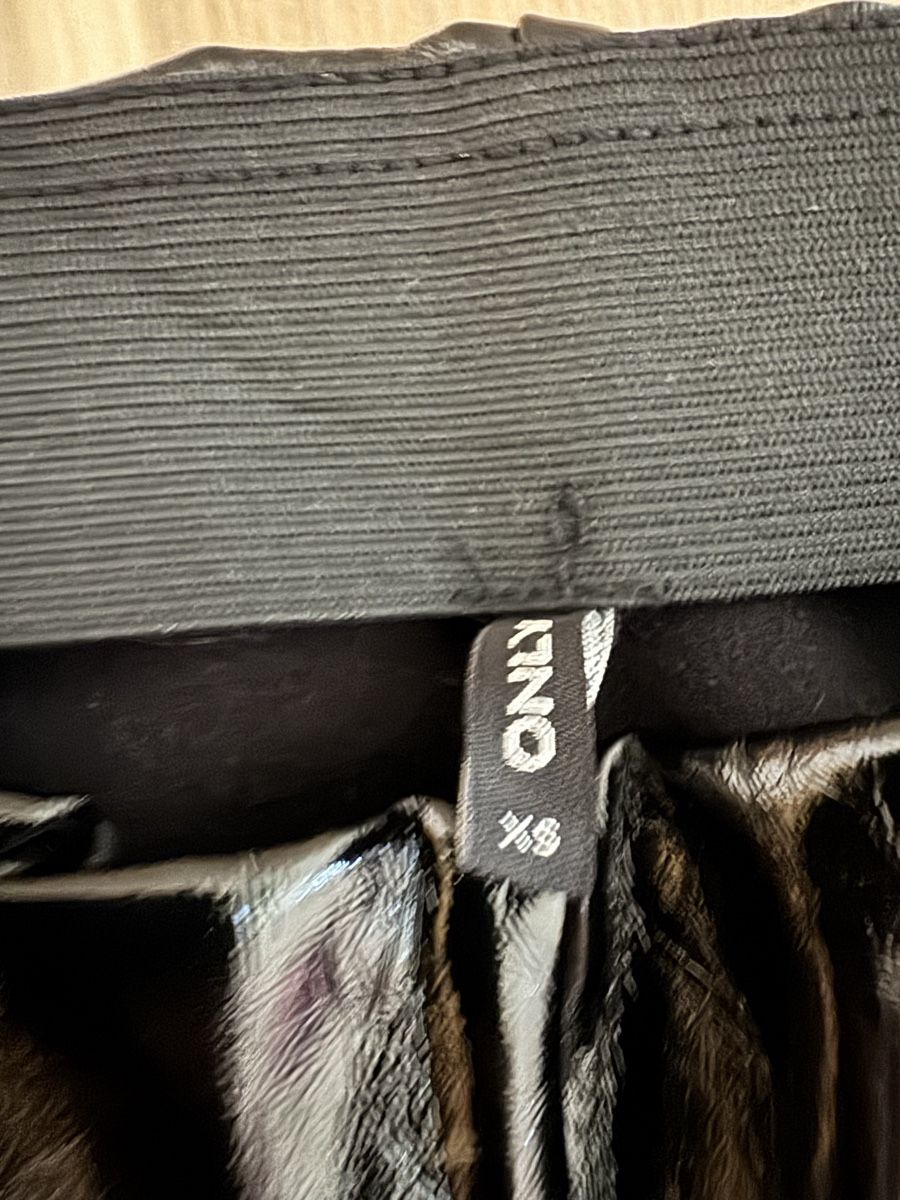 Only Hosen: Hose in Lederoptik XS Only – Gebraucht aus Malans GR von leo_mz7w 1
