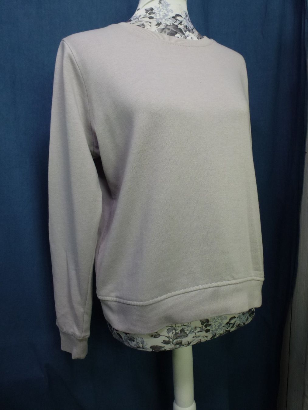 Lotti di vestiti: JOGGING ANZUG HELLES GRAU 38 40 NEUWERTIG HOSE PULLI – Nuovo (secondo la descrizione) da Kreuzlingen venduto da ang_7k8d 4