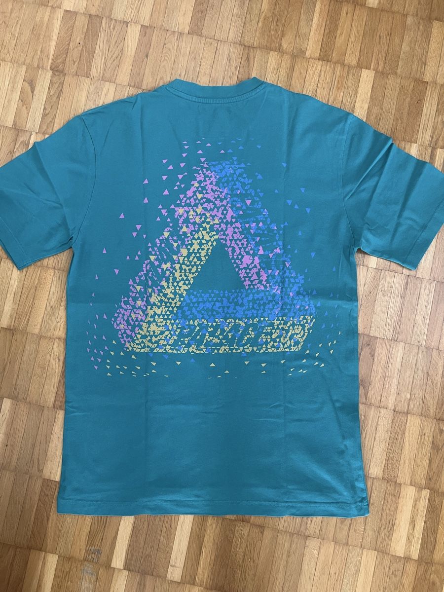 Palace T-Shirts: Neuwertiges Palace T-Shirt – Neu (gemäss Beschreibung) aus Uetendorf von Lucutus-Picard