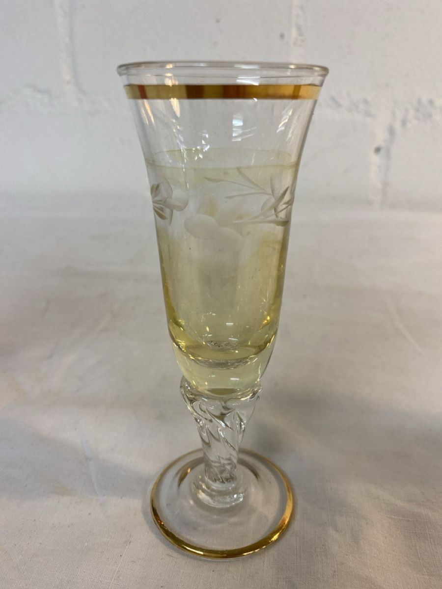Gläser: 4.Elegantes Kristallglas mit Goldrand – Gebraucht aus sursee von trilli-tralli 6