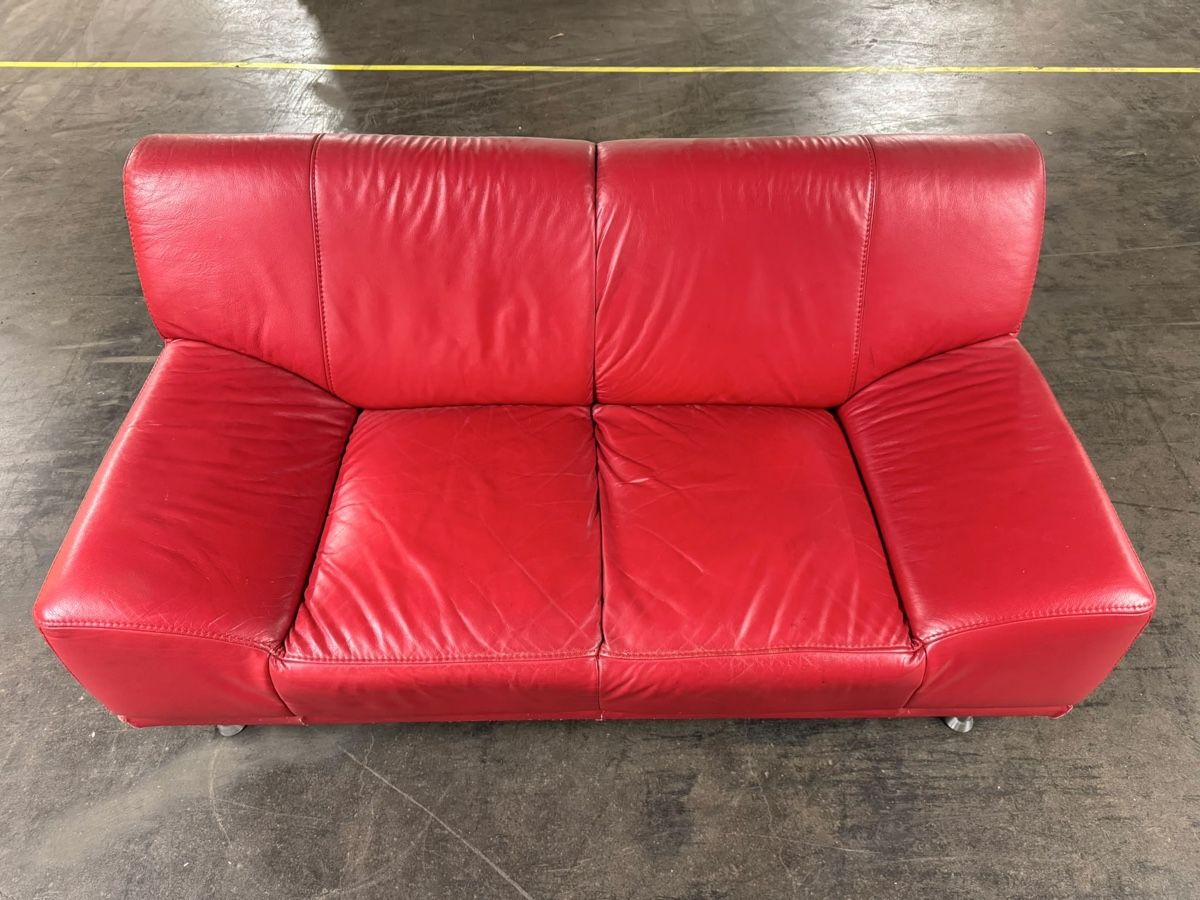 Sofas: Notfall-Verkauf: 2x rote Sofas – Gebraucht aus Ebmatingen von Revivetrade