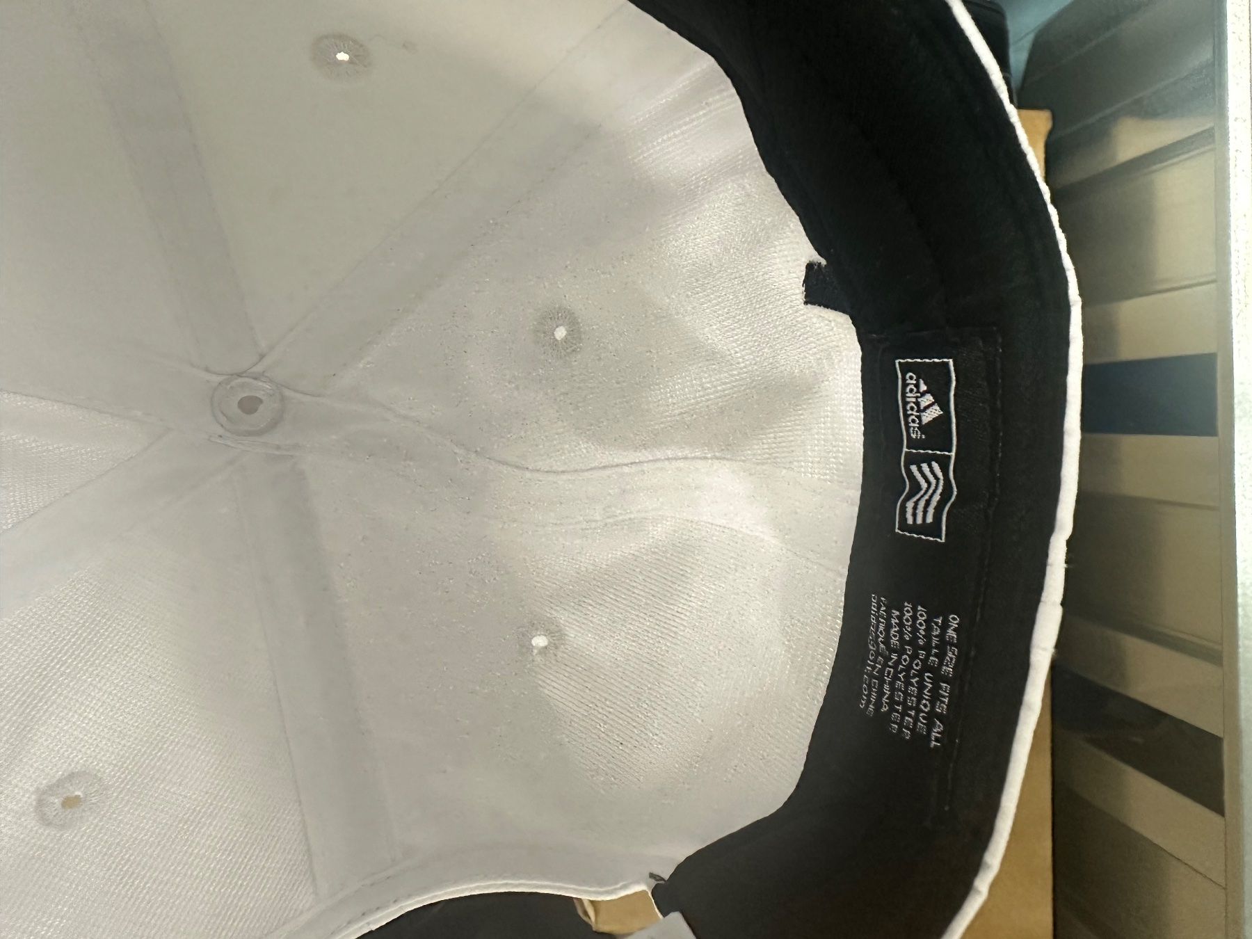 Adidas Copricapi, berretti & cappellini: Sergio Garcia Adidas Golf Cap – Nuovo e nell'imballaggio originale da Wollerau venduto da Finkenwurf 1