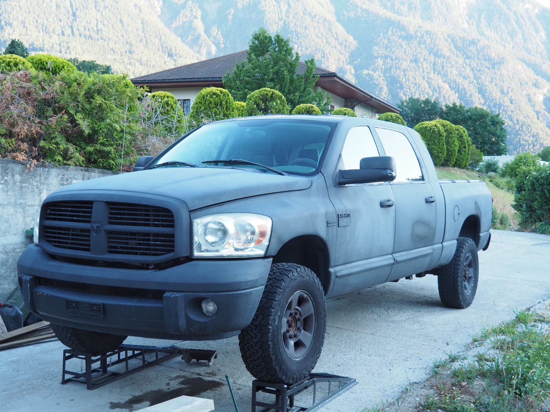 Dodge Automobili: Robuster Dodge Ram 2500 Pick-up Hemi – Usato da Brig venduto da Raphaelz