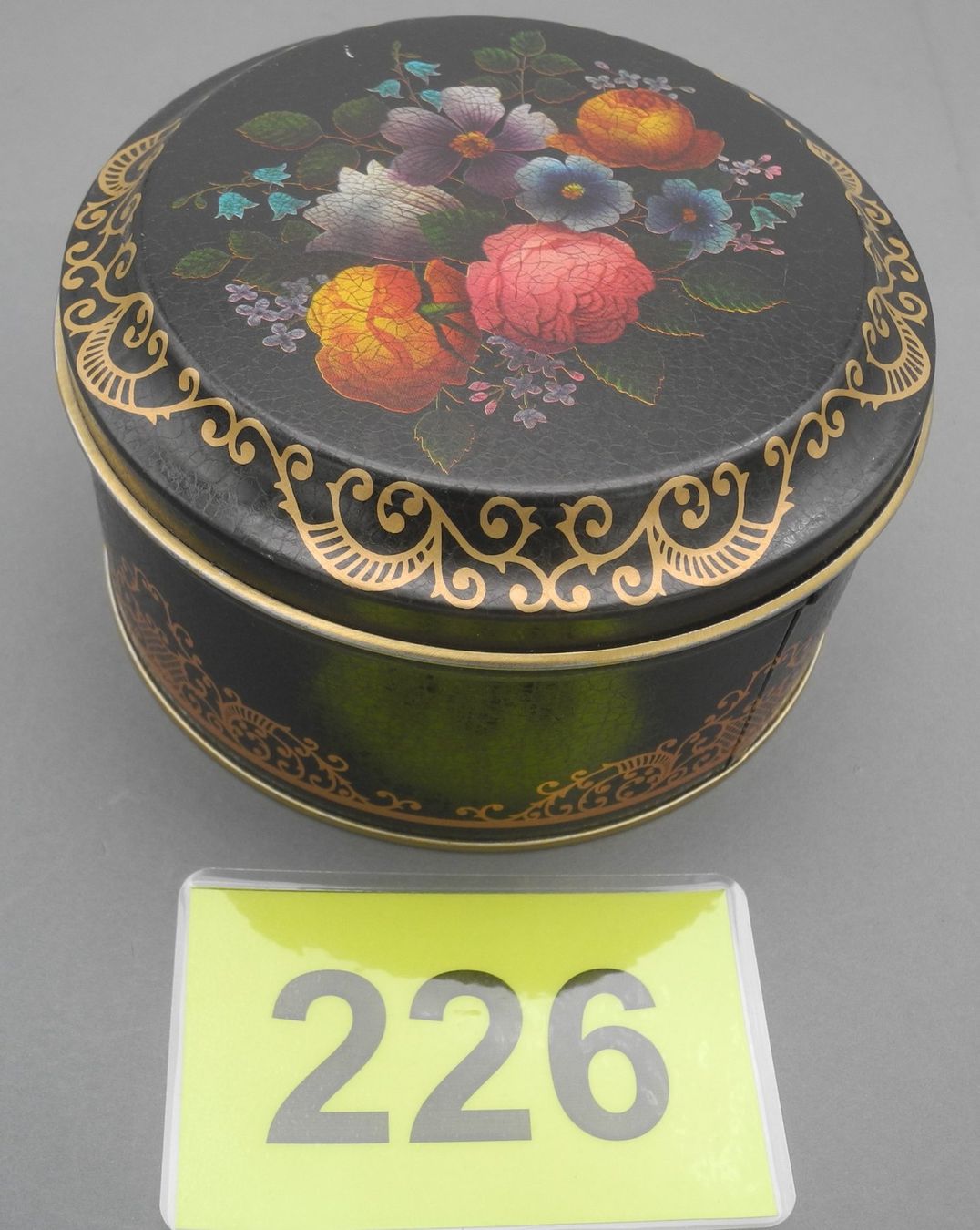 Barattoli: Vintage Blechdose Dose mit Blumenmuster. Nr. 226 – Usato da Kottwil venduto da Crazyrolf