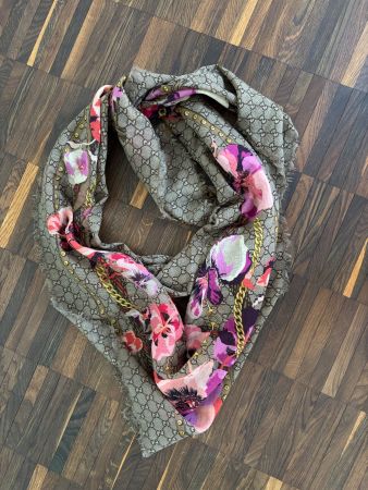 GUCCI feiner dekorativer Wollschal rosa, pink 140x140cm
