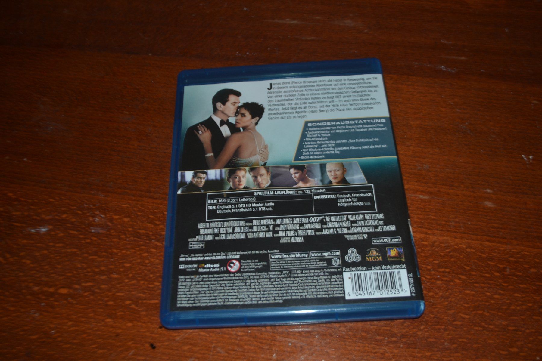 Tutti i DVDs: Stirb an einem anderen Tag 007 – Usato da Laupen ZH venduto da chefdom 1
