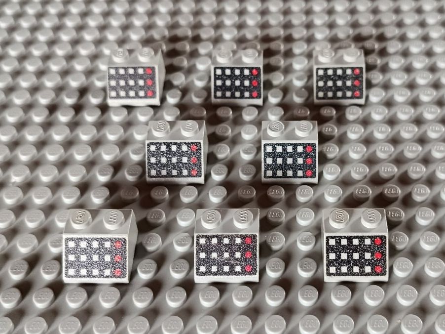 Lego Kit di costruzioni: LEGO - 8x Slope Computer Panel - 3039p32 – Usato da Muhen venduto da Legoholic