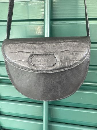 Bally Umhängetasche Leder schwarz kleine Ausführung