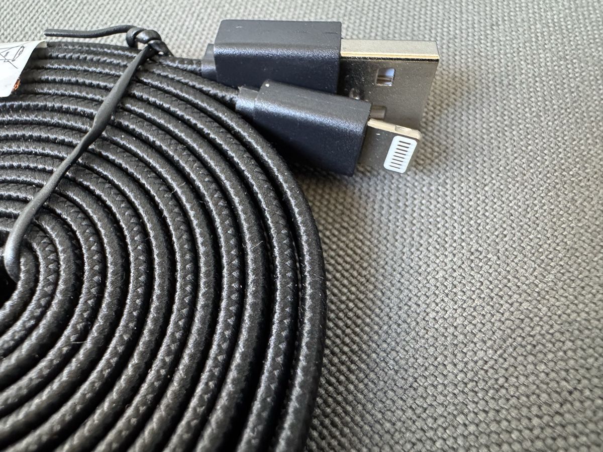 Cavi: Câble USB to Lightning. Neuf – Nuovo (secondo la descrizione) da Lausanne venduto da Denis- 5