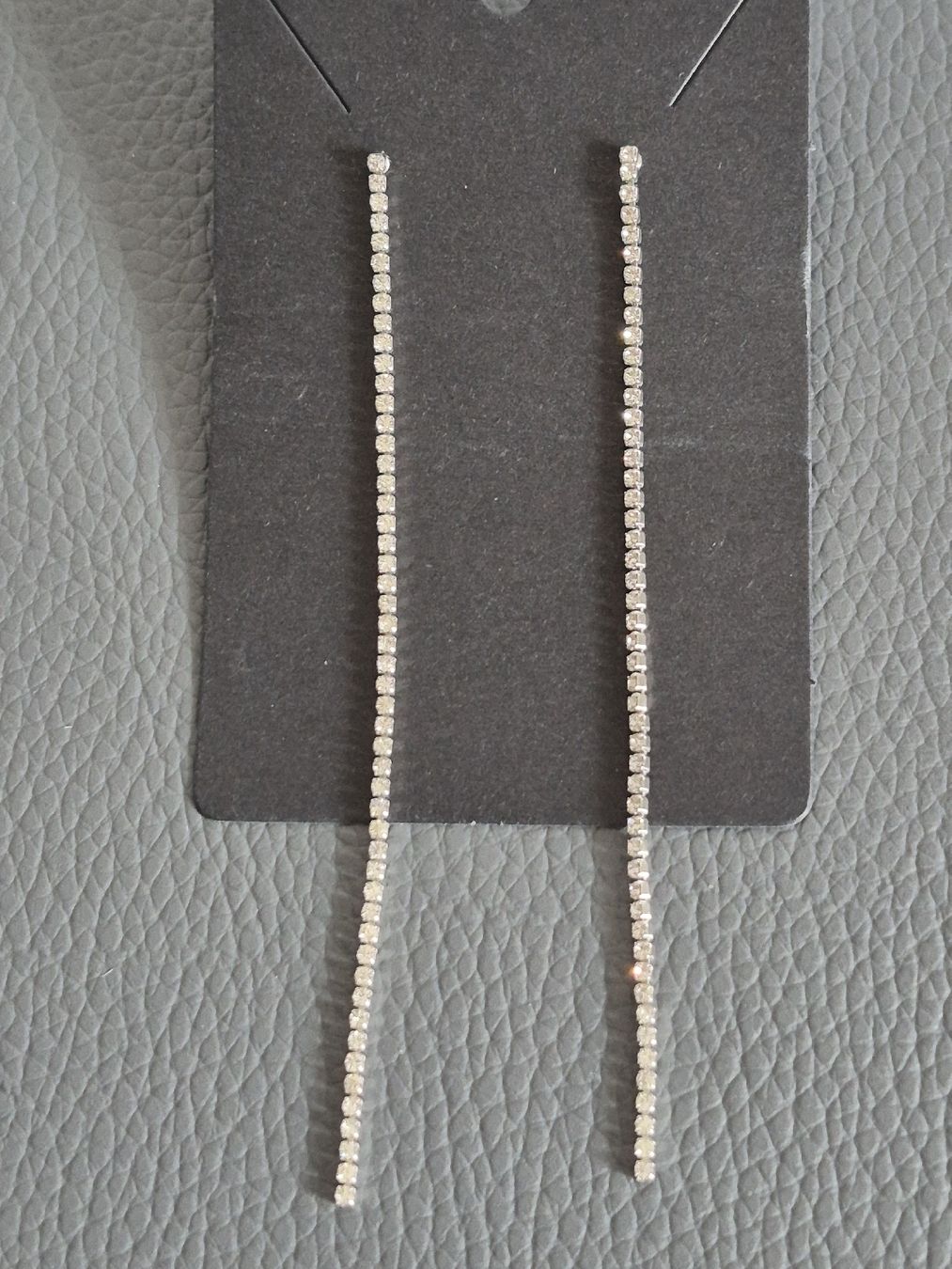 Boucles d'oreille: Ohrringe mit Strass lang Silberfarben – D'occasion à Bern par Rou_rsz5 5