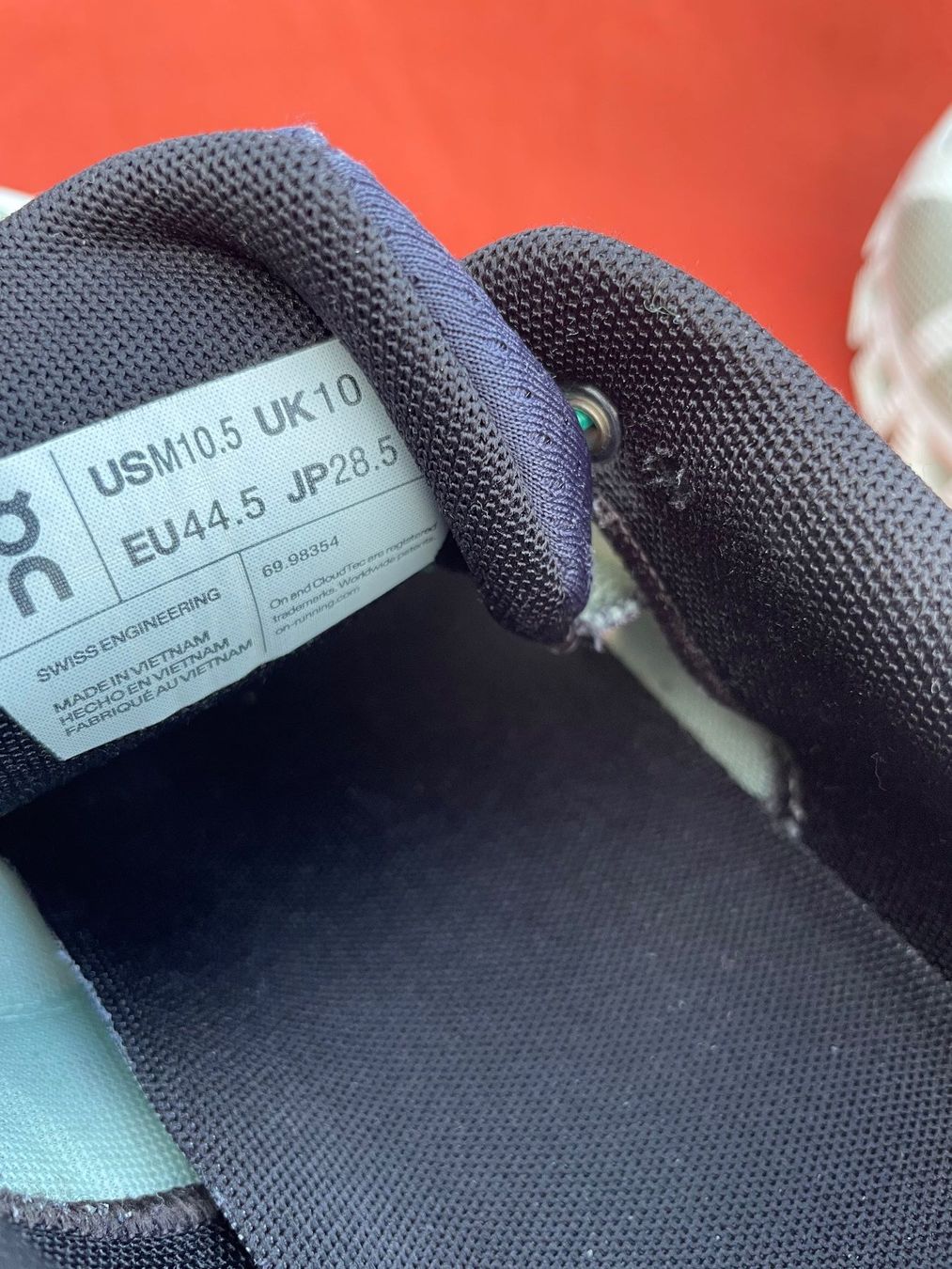 On Scarpe da uomo: On Schuhe Grösse 44.5. – Usato da Luzern venduto da nilabintang 5
