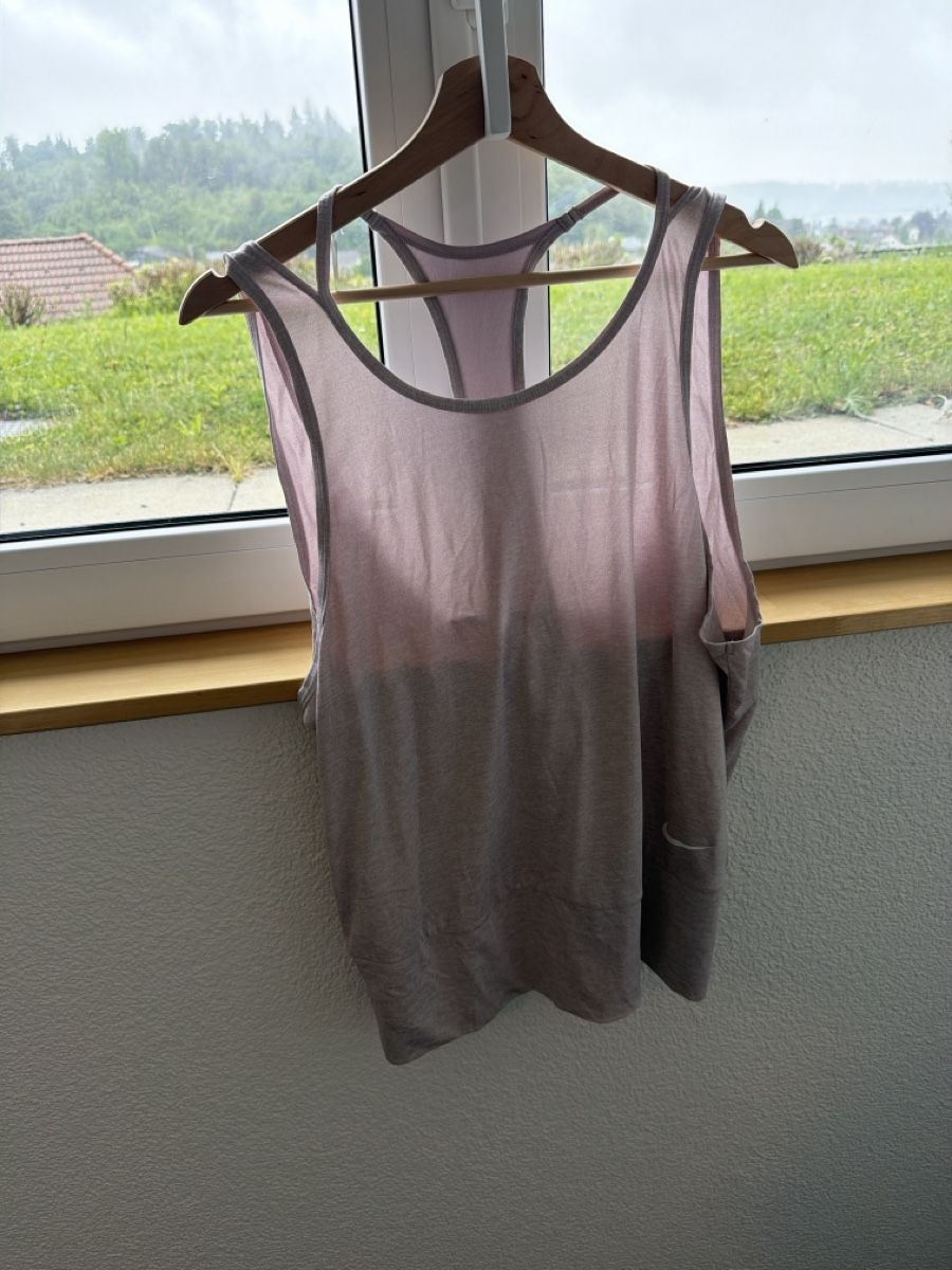 Nike Top: Nike Top Gr . L – Usato da Oftringen venduto da LikeiT