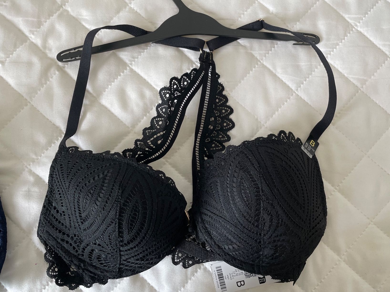 Autres dessous: NEUE BHs von UNDIZ – D'occasion à Baar par esc_7cff 1