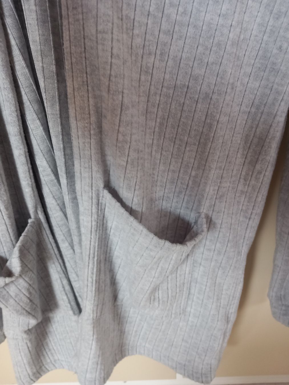 H&M Giacche & Cappotti: Cardigan hellgrau Gr.170 – Nuovo (secondo la descrizione) da Dietwil venduto da talulla 1