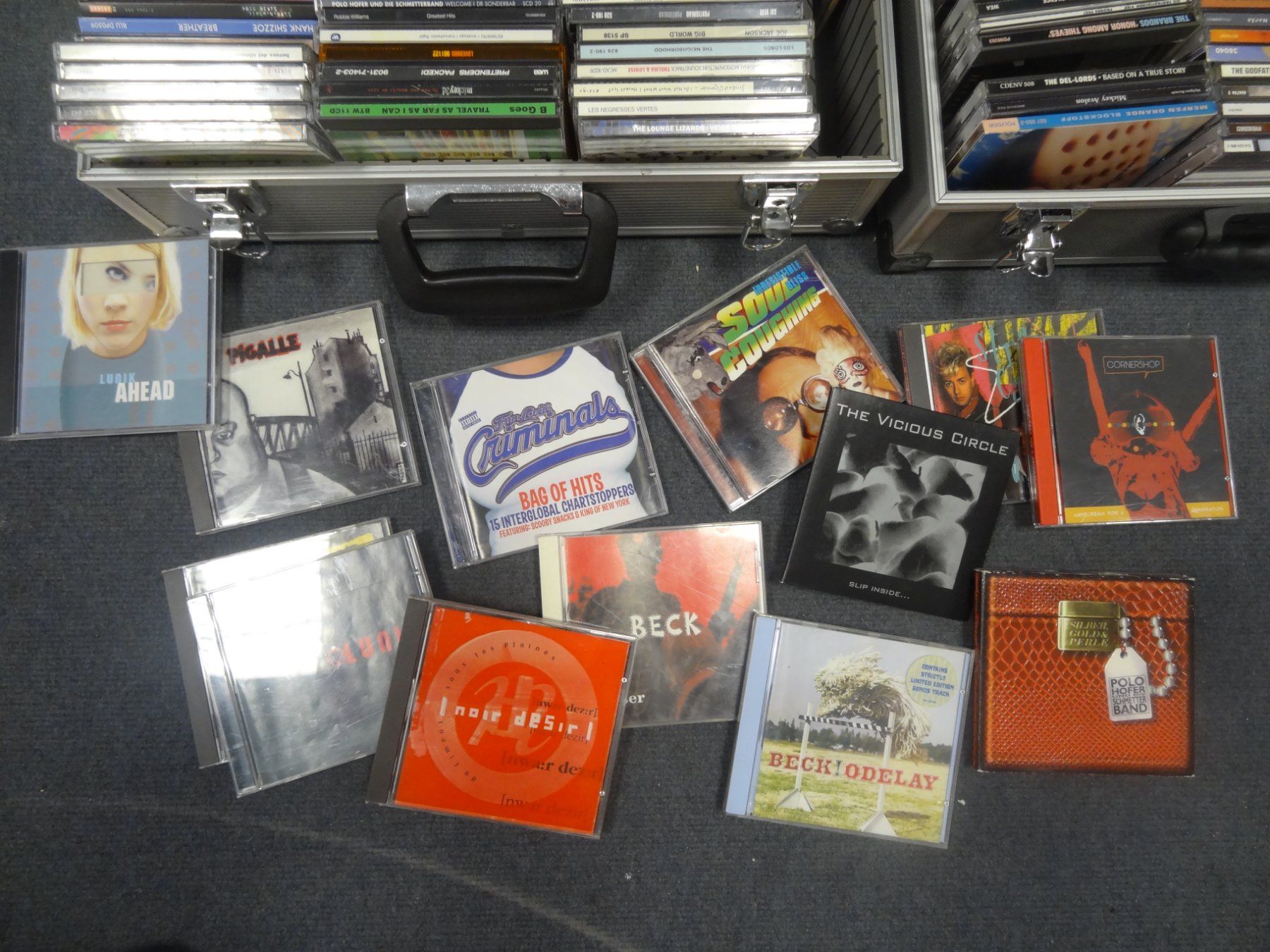 CDs: CD Sammlung 2 Aluminiumkoffer Pop , Alternative ca 150 Stück – D'occasion à luzern par musicandart 6